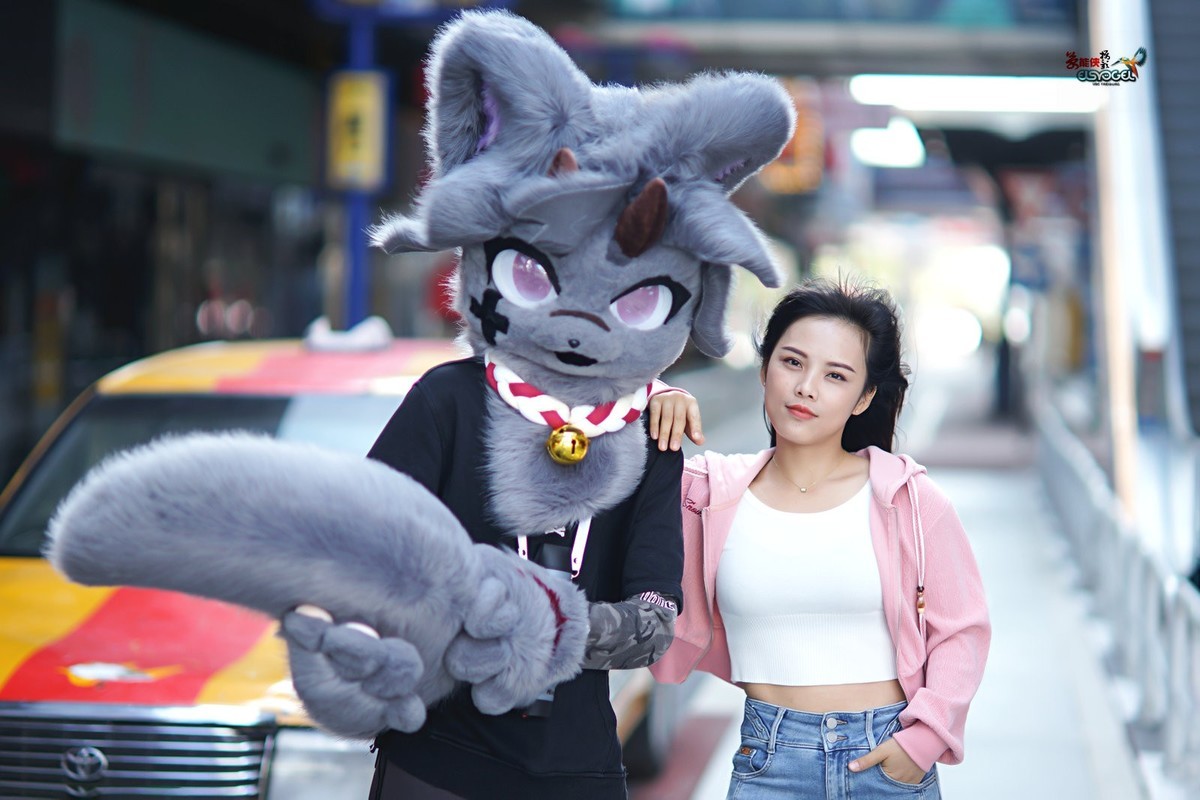 【蓝猫与美女】---浩浩、芳芳