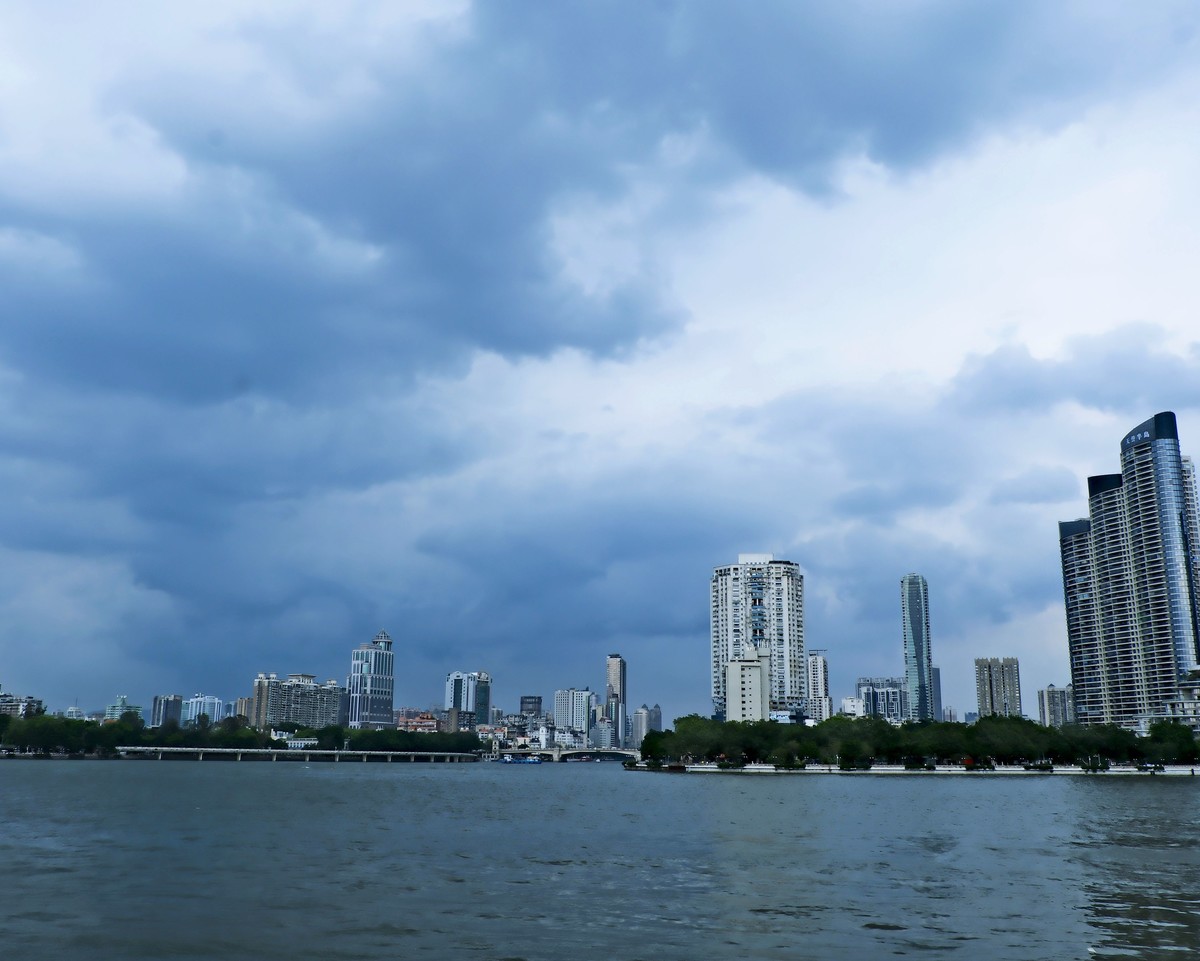 沿江景色（二）