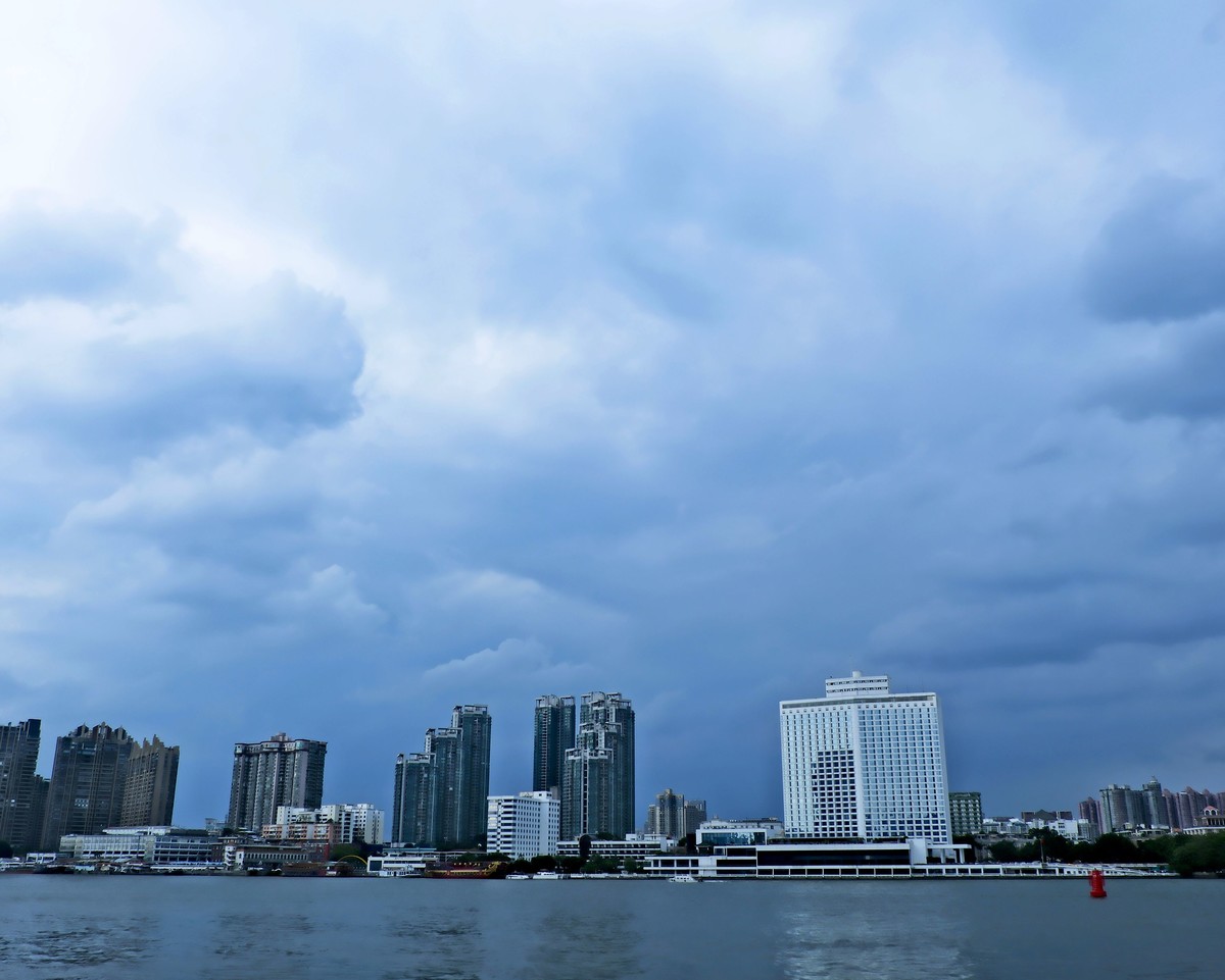 沿江景色（二）