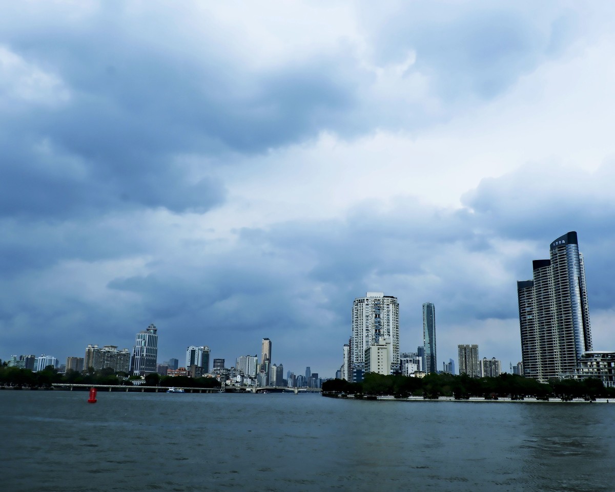 沿江景色（二）