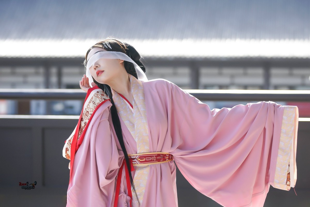 【桃之夭夭，灼灼其华】---兔子