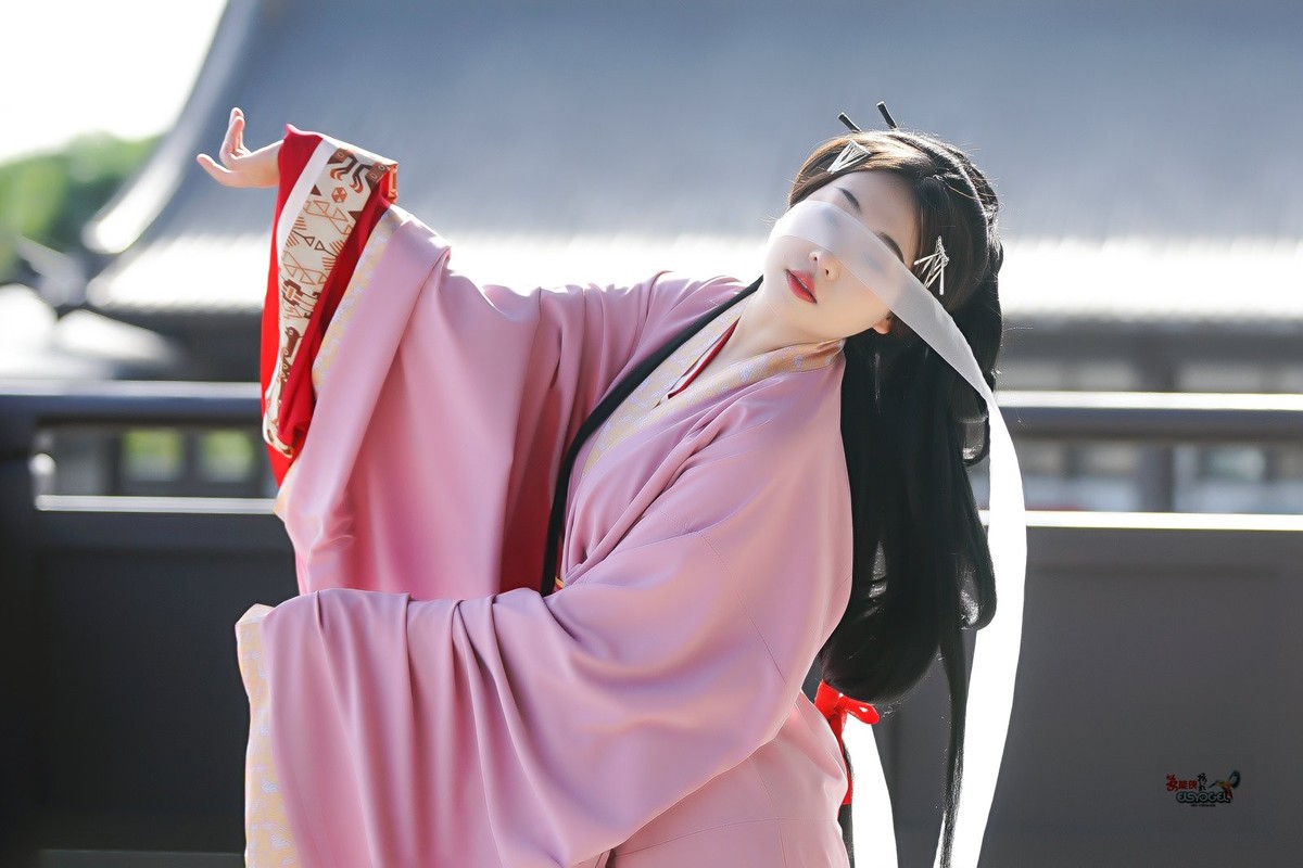 【桃之夭夭，灼灼其华】---兔子