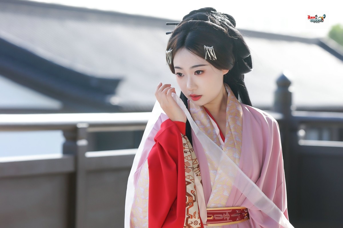 【桃之夭夭，灼灼其华】---兔子