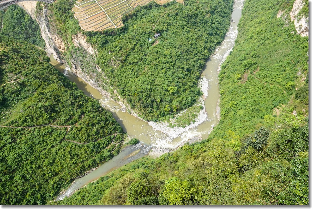 “五一”随游拾影---“鸡鸣三省”