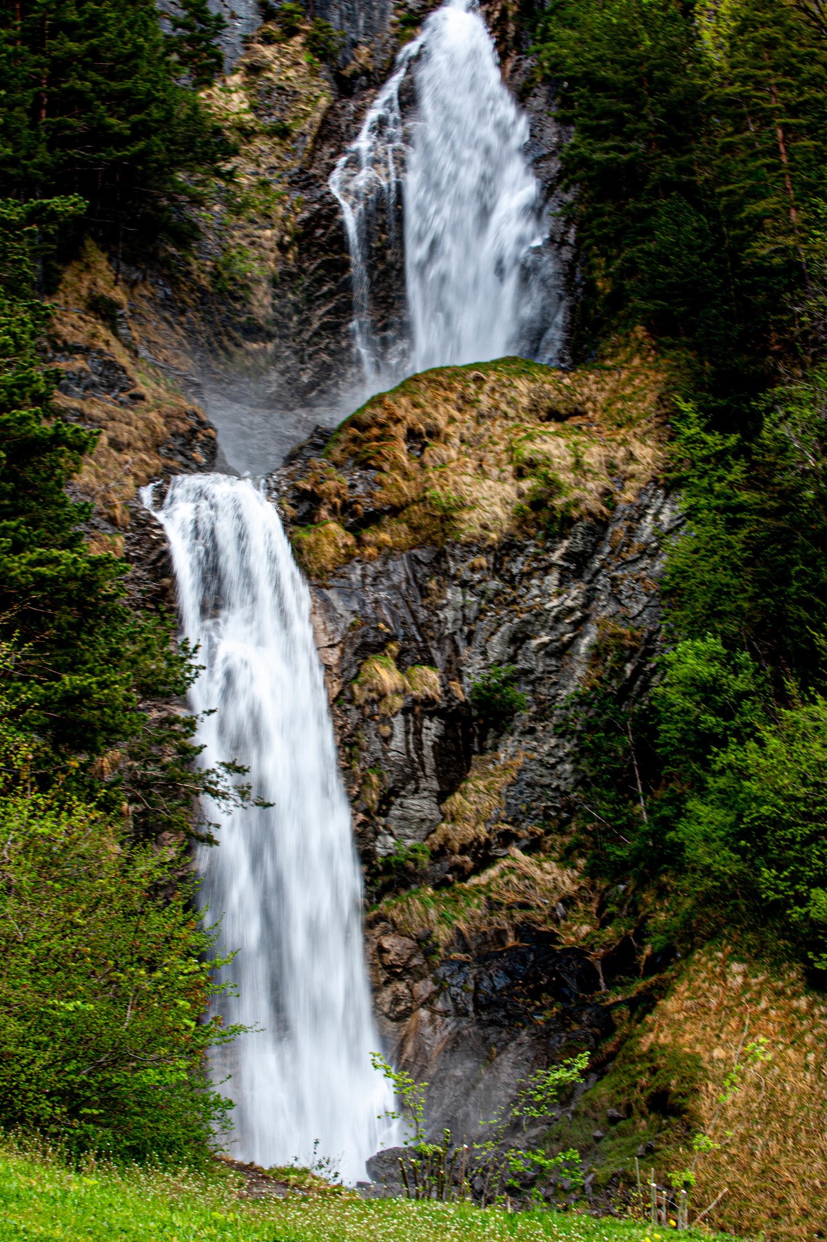 山间“瀑布”（瑞士）