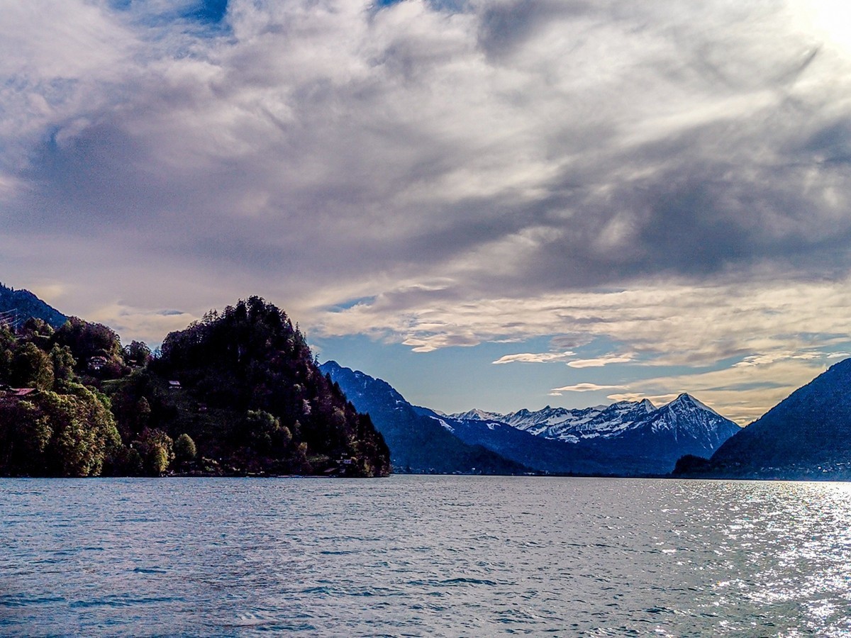 湖景--”因特拉肯“（瑞士）