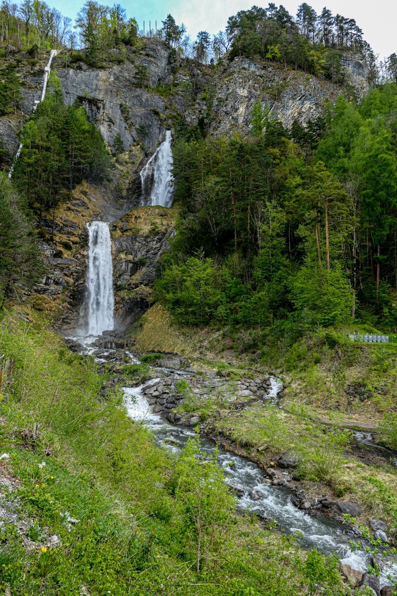 山间“瀑布”（瑞士）