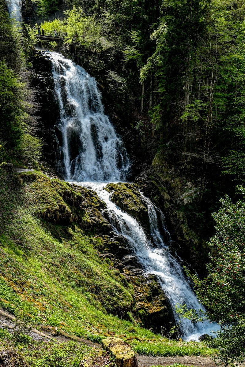 山间“瀑布”（瑞士）