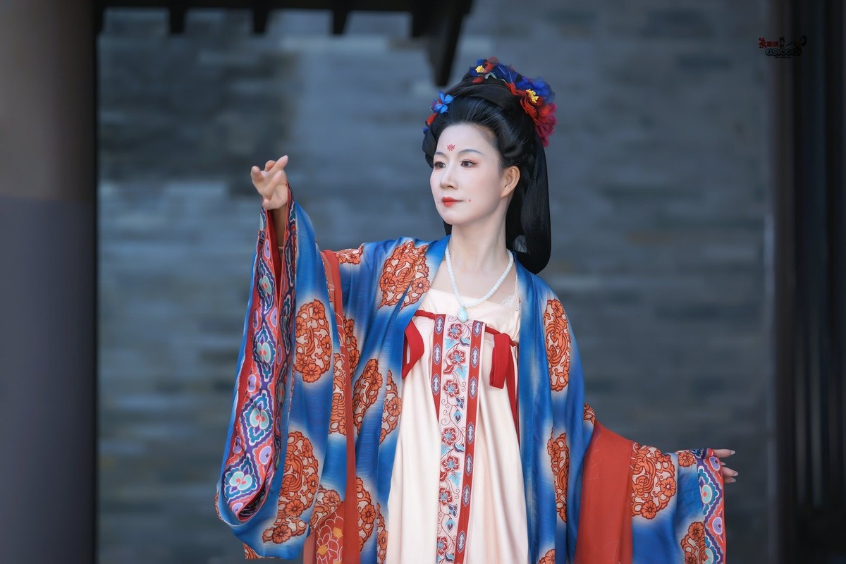 【君玉兰·引路菩萨】---婉灵