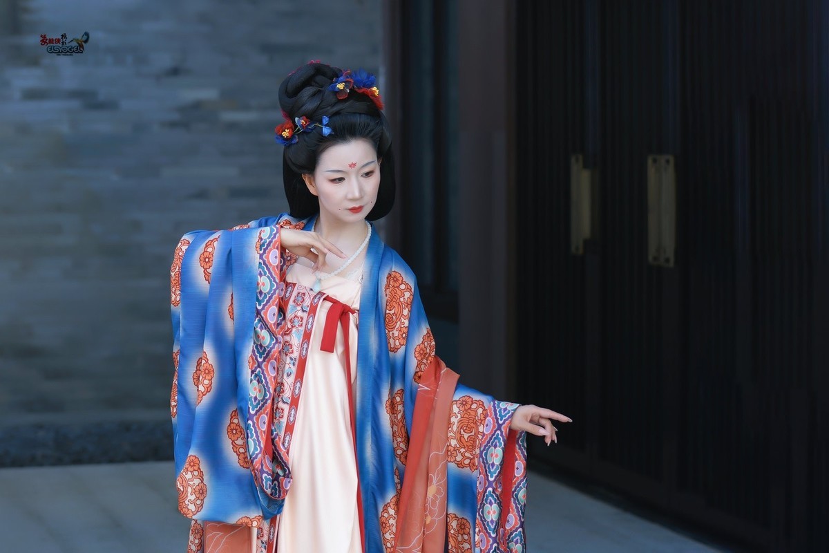 【君玉兰·引路菩萨】---婉灵