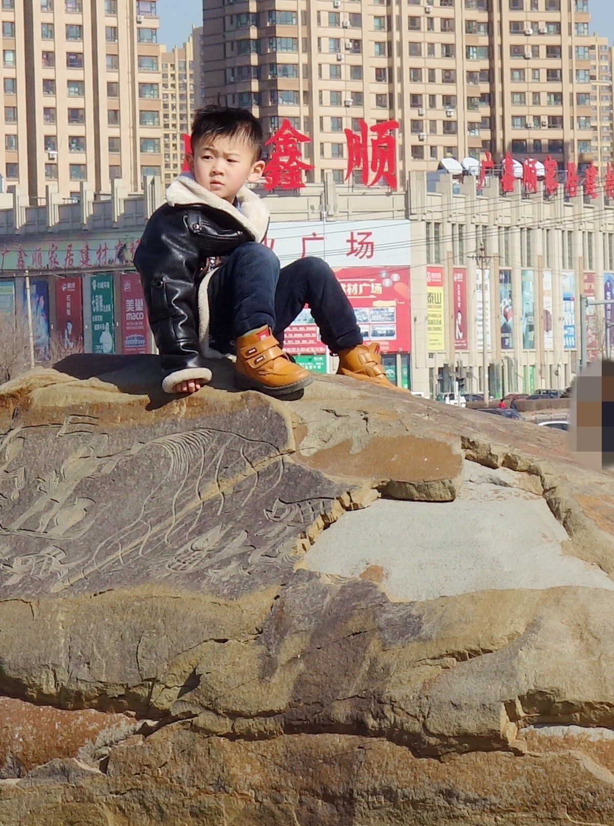 快乐勇敢的小男孩