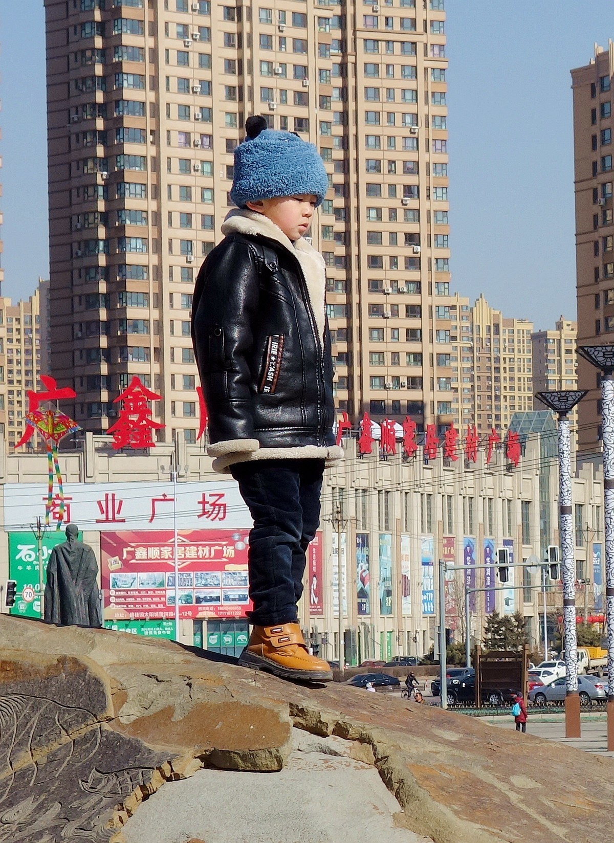 快乐勇敢的小男孩