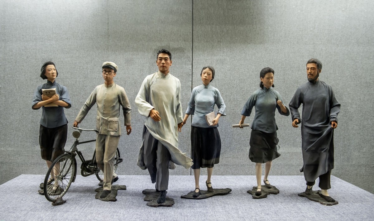 天津泥人张精美彩塑