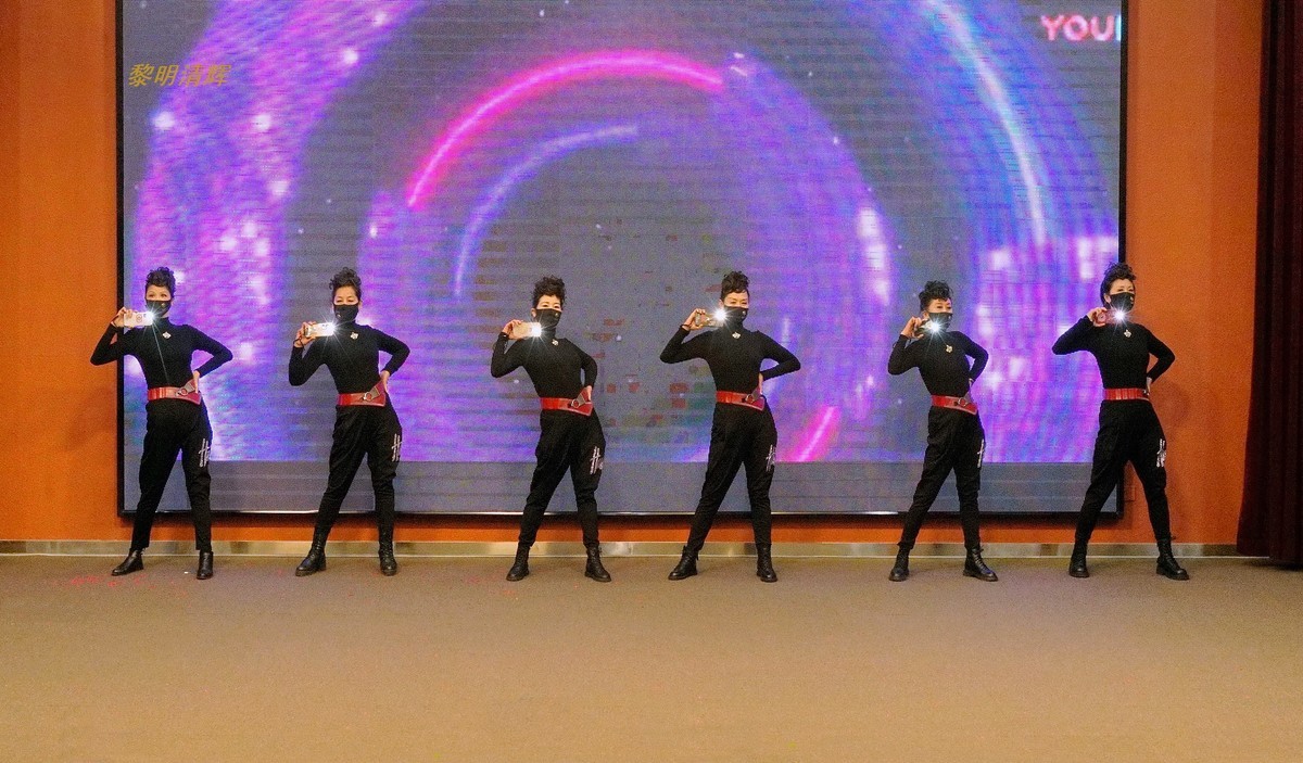 舞台走秀：手机模特