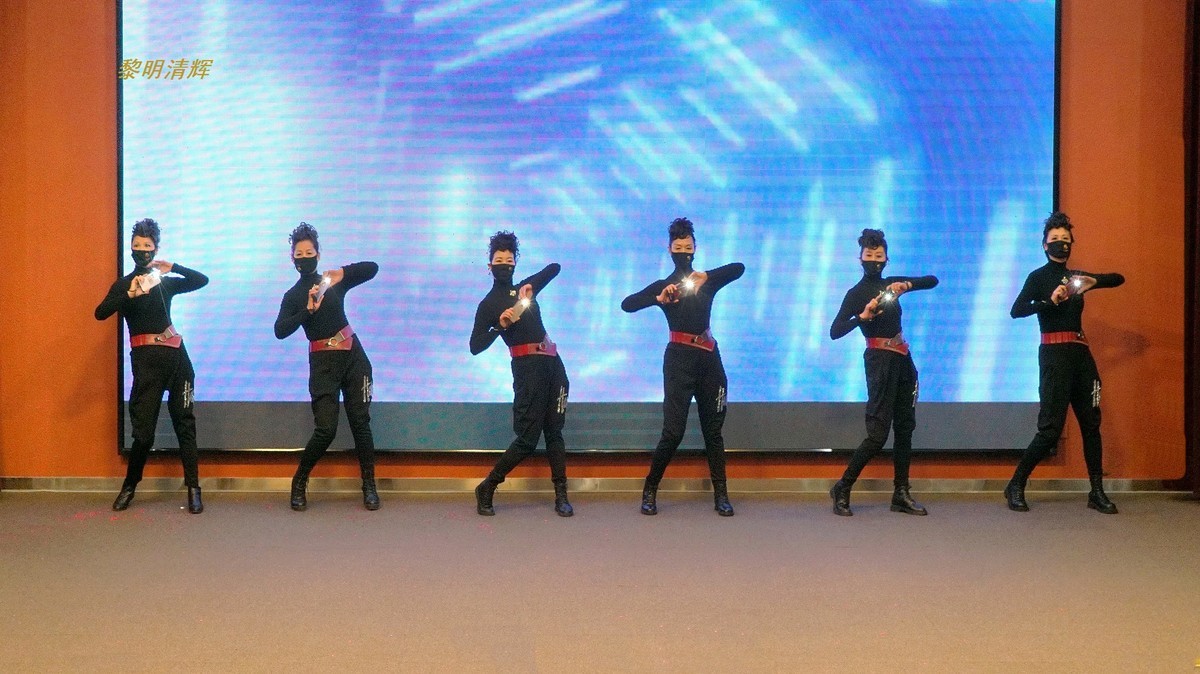 舞台走秀：手机模特