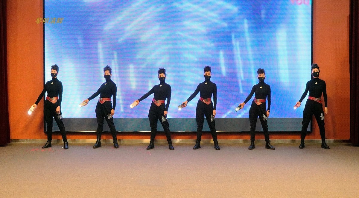 舞台走秀：手机模特