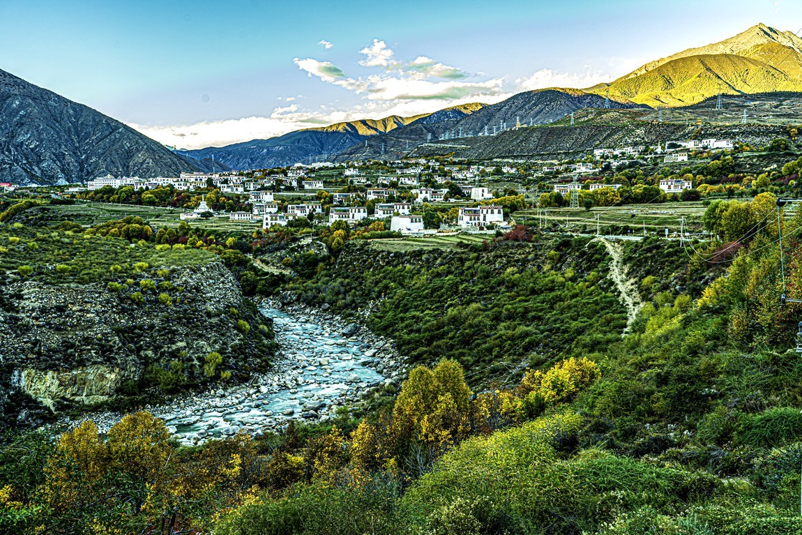 行走在318国道--甘孜--乡城县青德镇【15】