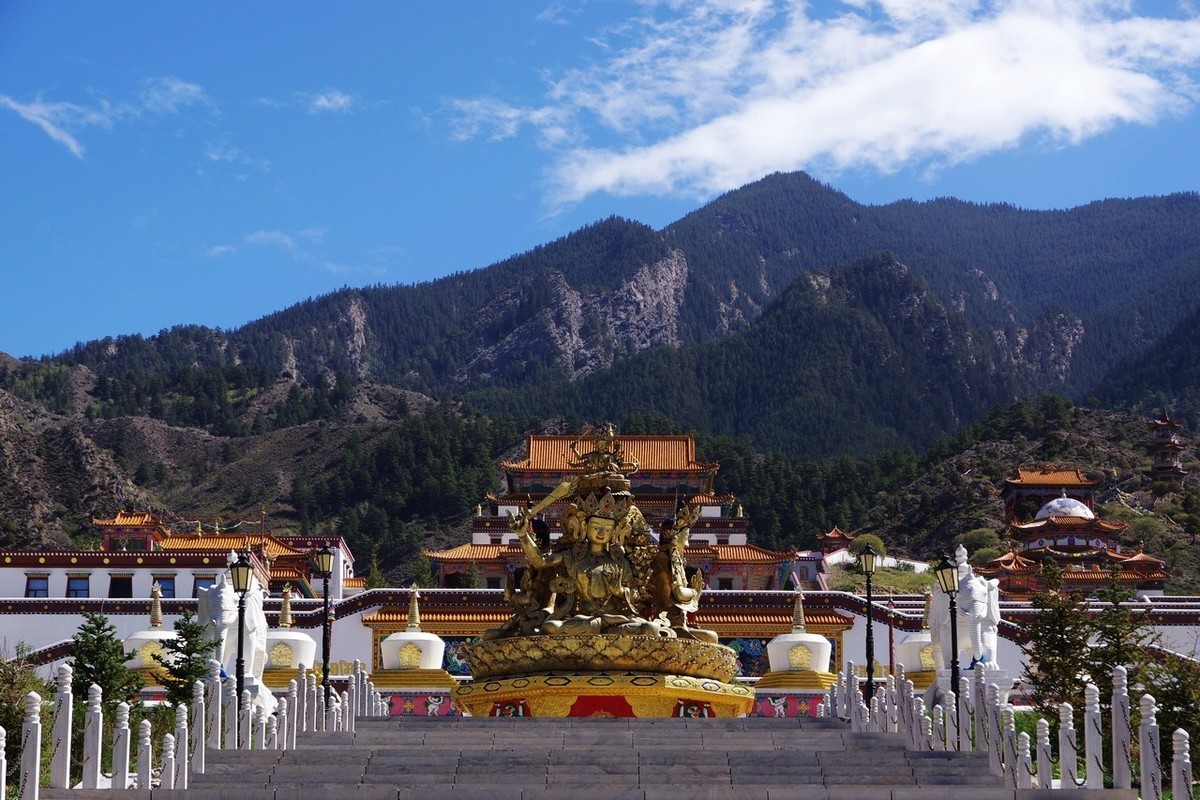 贺兰山北寺掠影