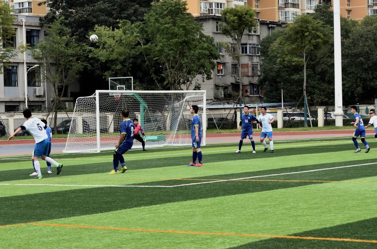 绿茵场上——成飞职工足球赛【2】