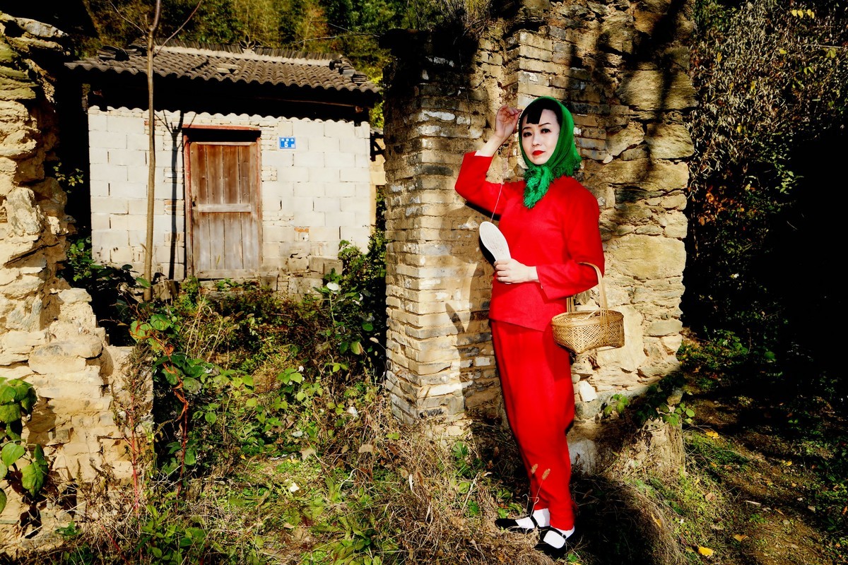 清凉寨刘家山村漂亮村姑！