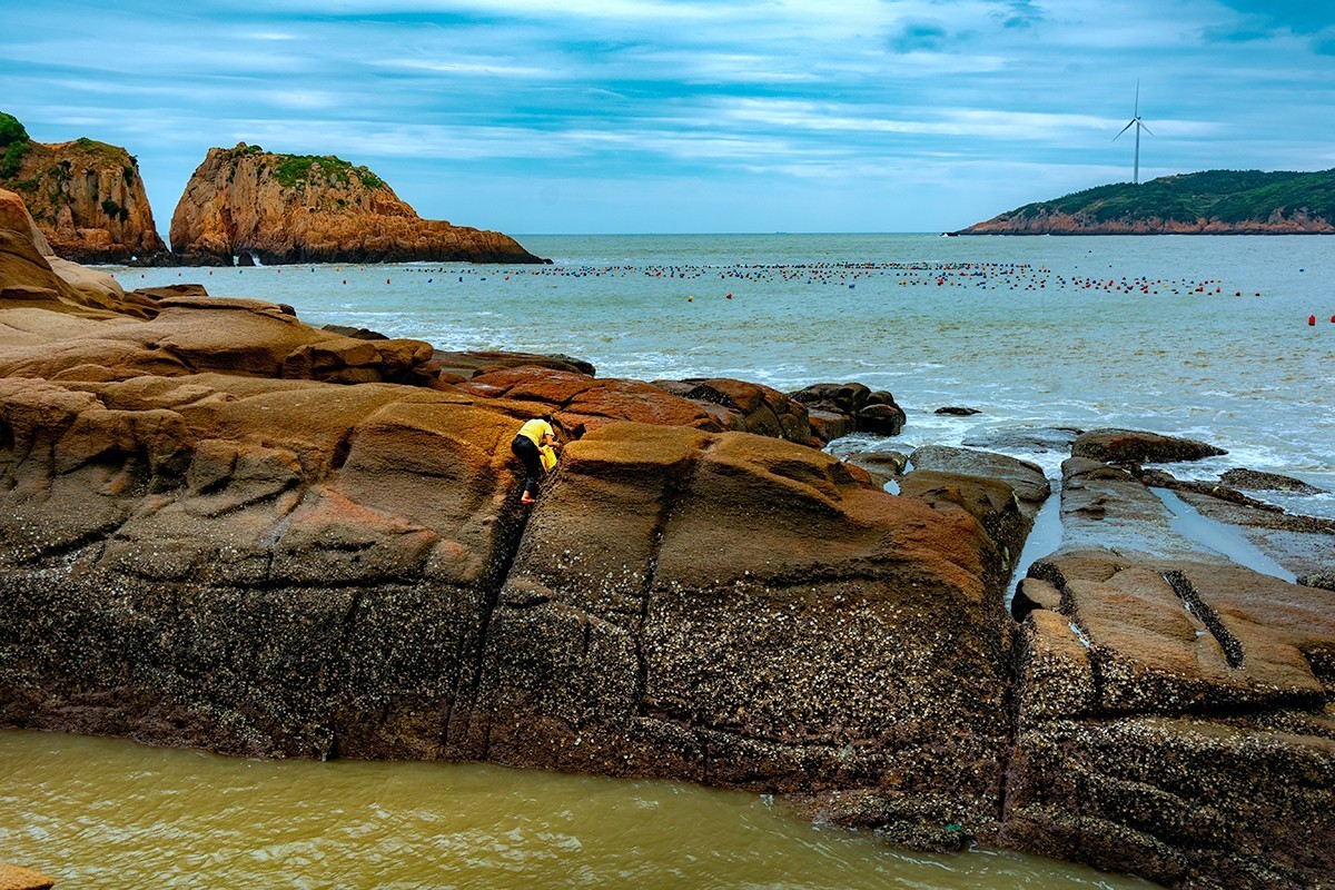 海风轻轻地吹过