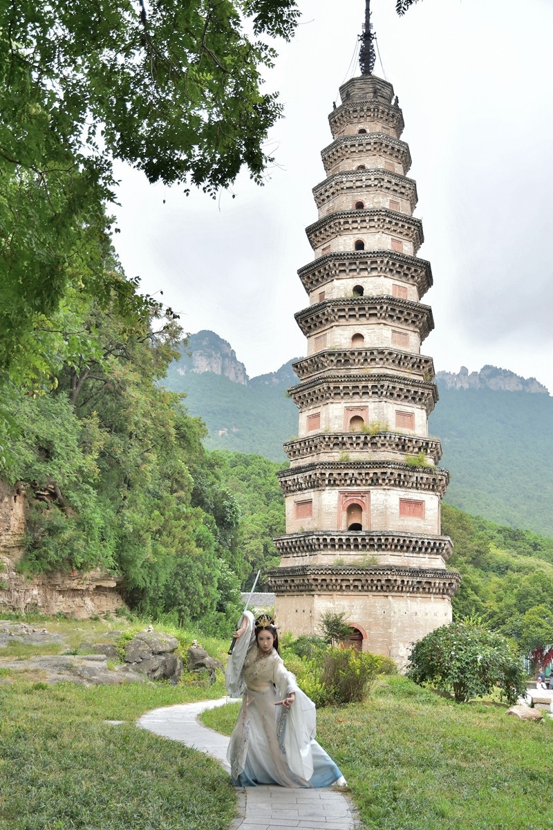 【视觉光影】 灵 岩 侠 女 （16）