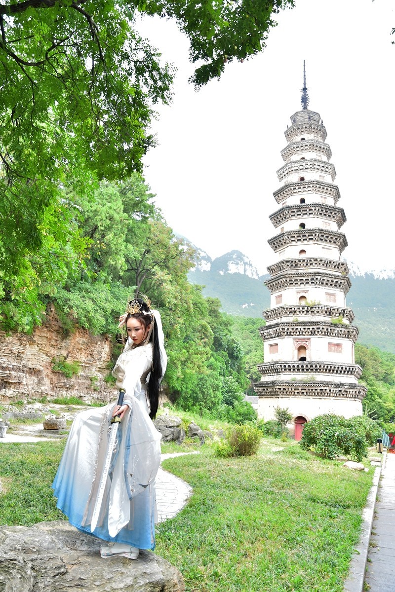 【视觉光影】 灵 岩 侠 女 （16）