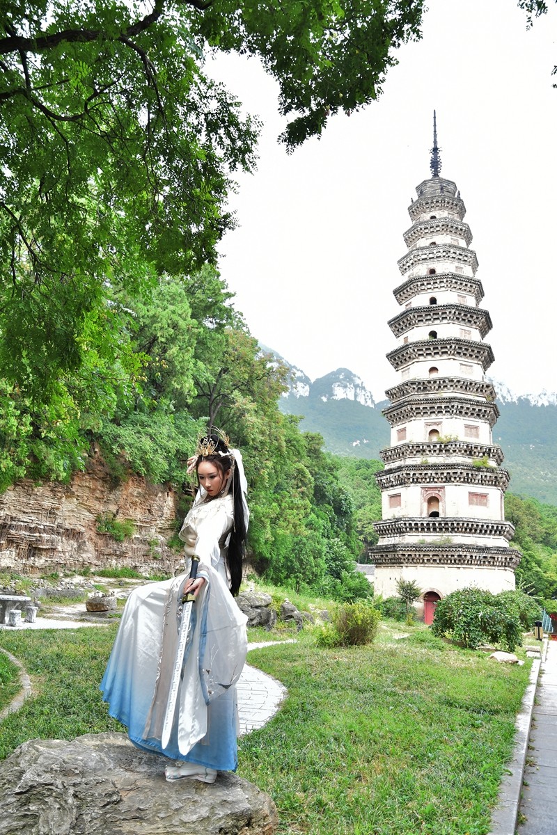 【视觉光影】 灵 岩 侠 女 （16）