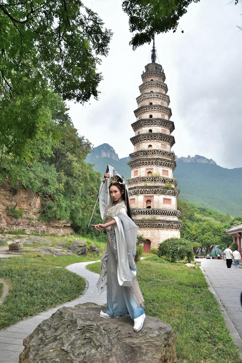 【视觉光影】 灵 岩 侠 女 （16）