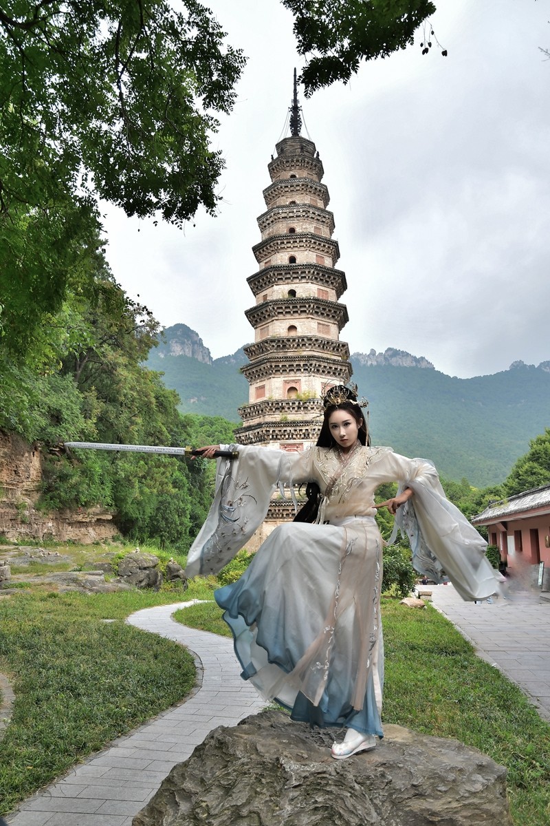 【视觉光影】 灵 岩 侠 女 （16）