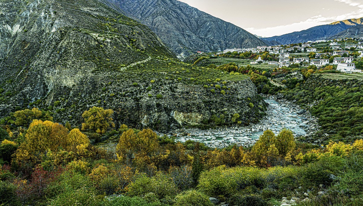 行走在318国道--甘孜--乡城县青德镇【15】