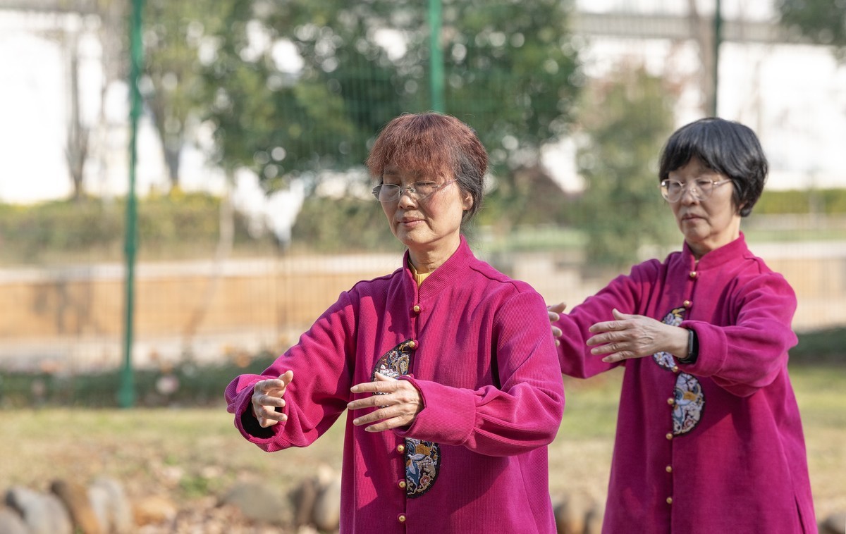 这群红衣女人的中国功夫