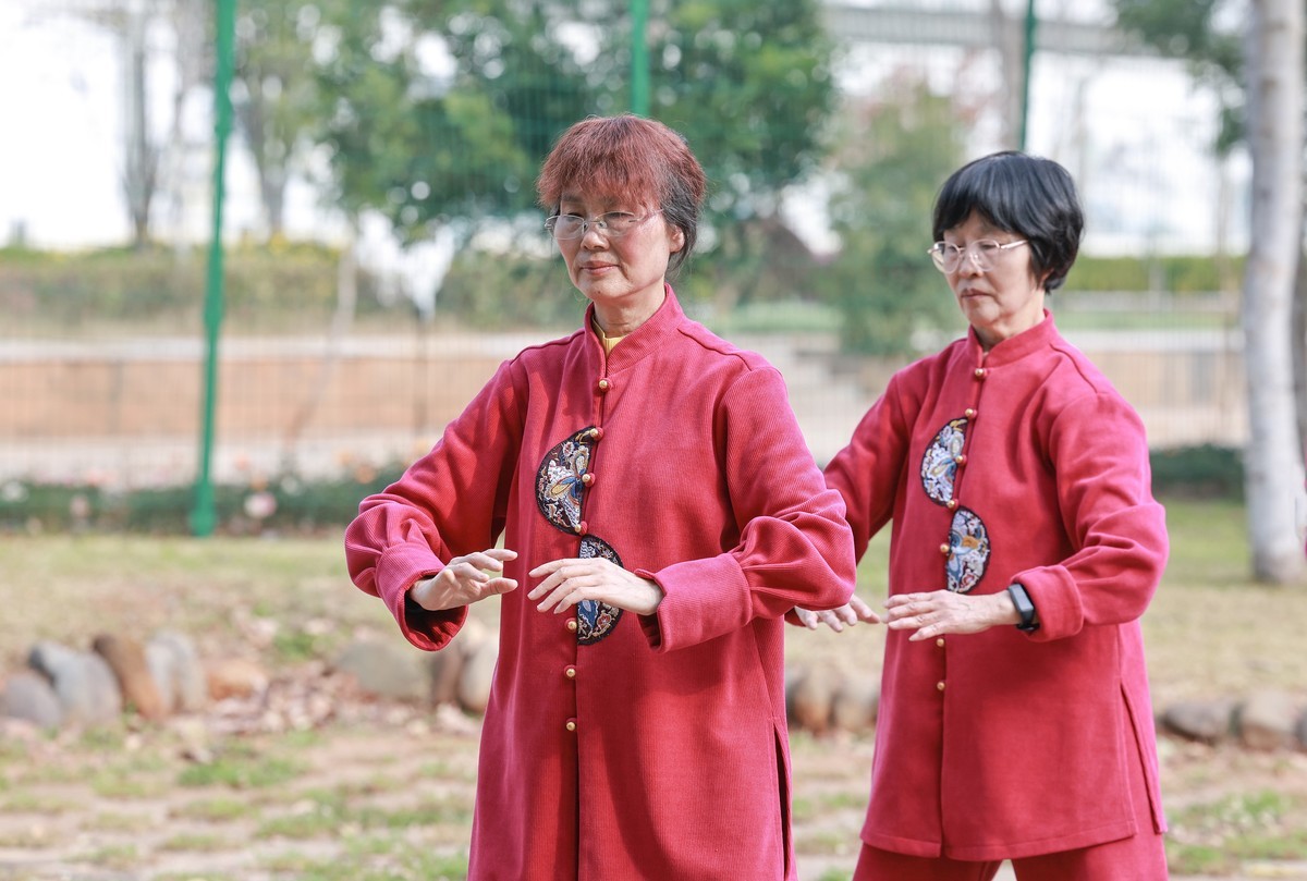 这群红衣女人的中国功夫