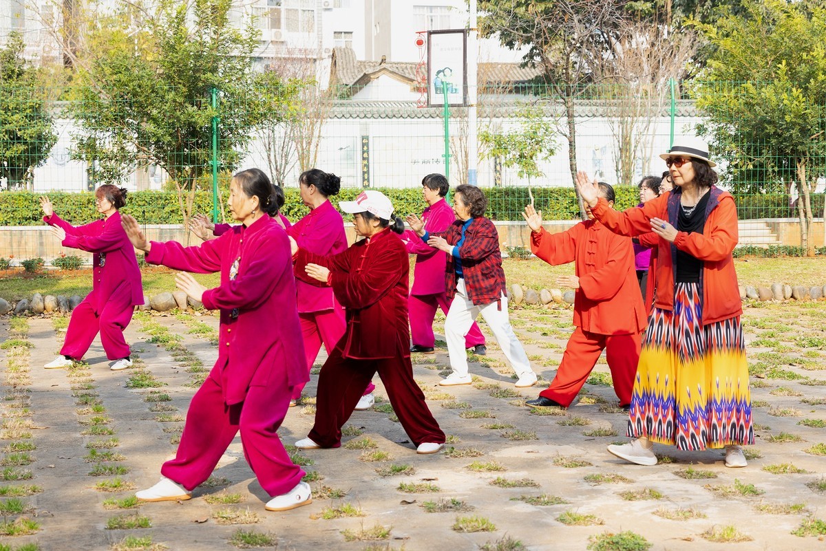 这群红衣女人的中国功夫