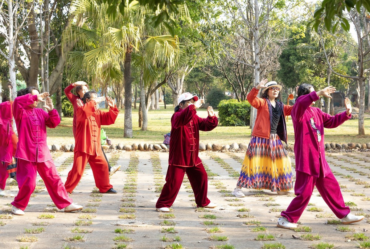 这群红衣女人的中国功夫