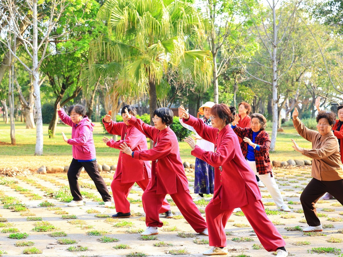 这群红衣女人的中国功夫