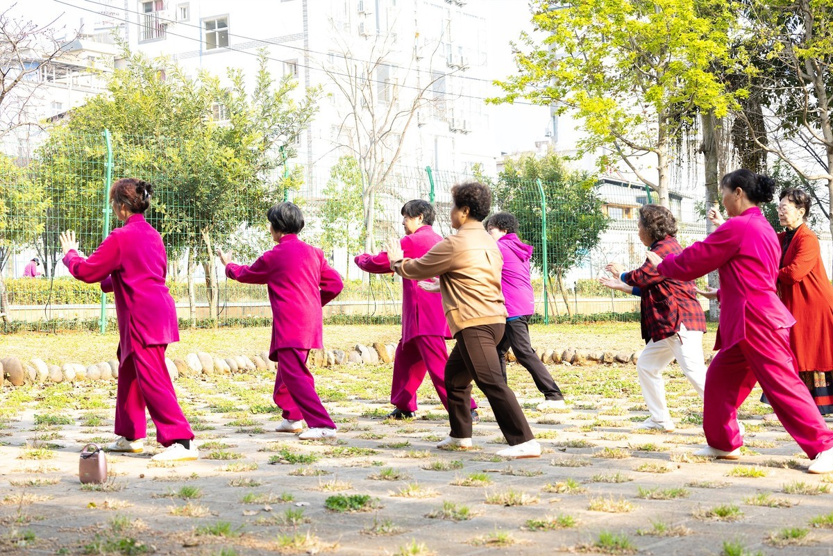 这群红衣女人的中国功夫