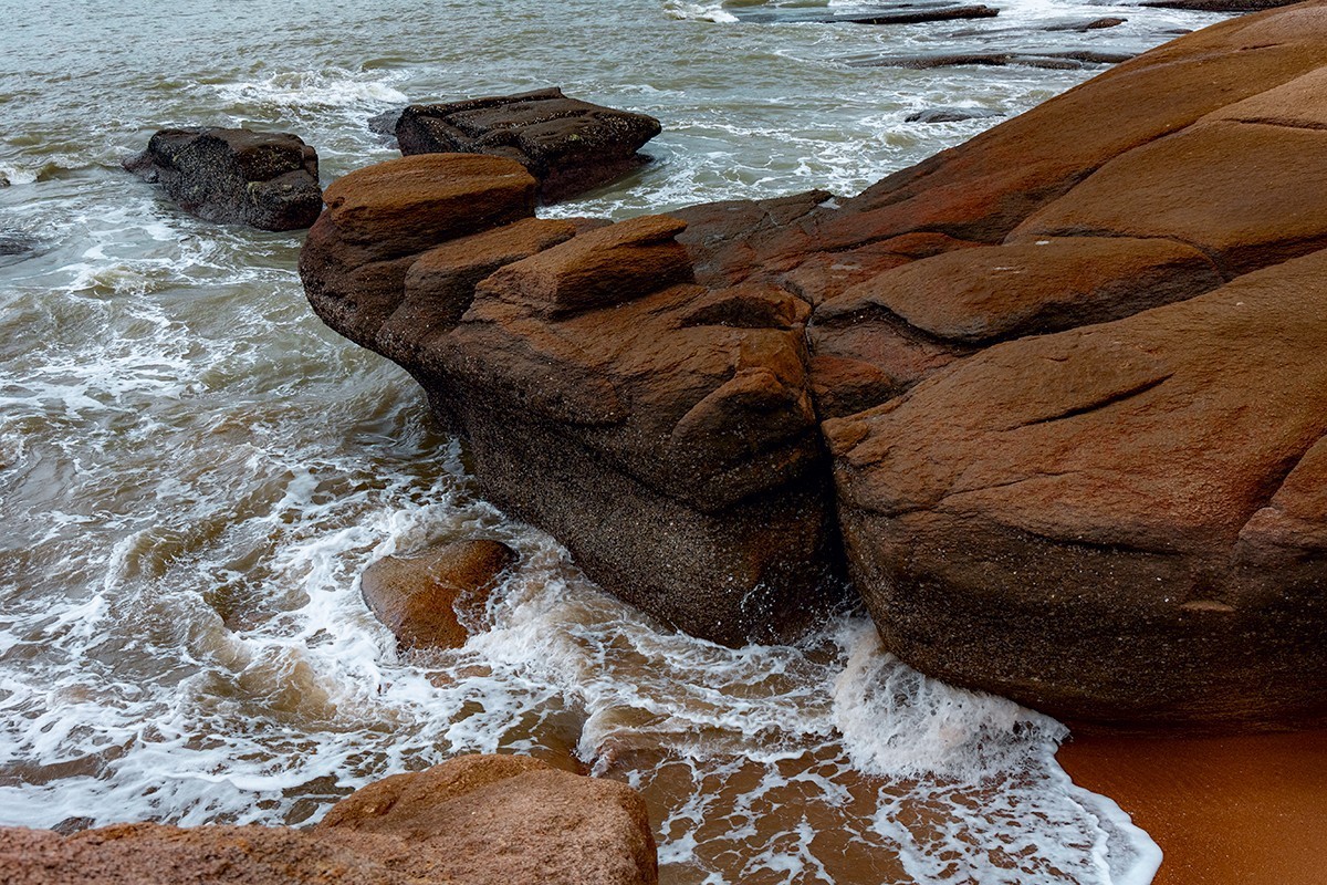 海风轻轻地吹过