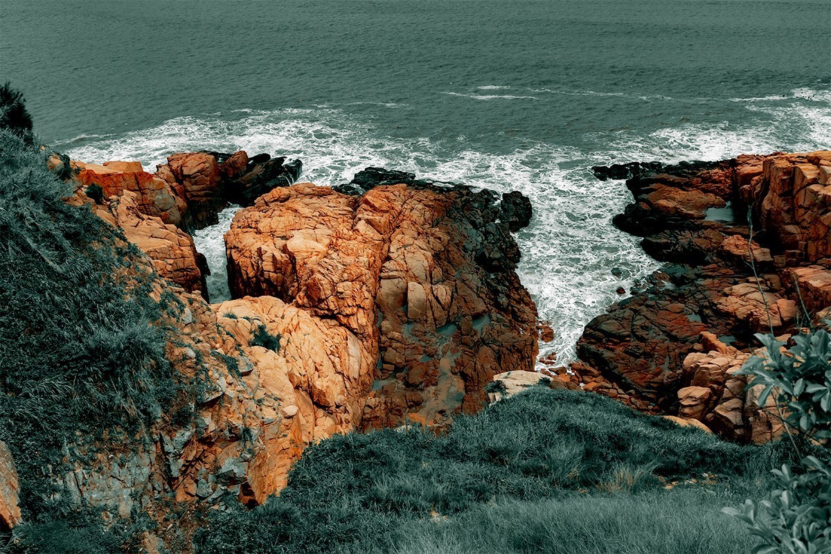 海风轻轻地吹过