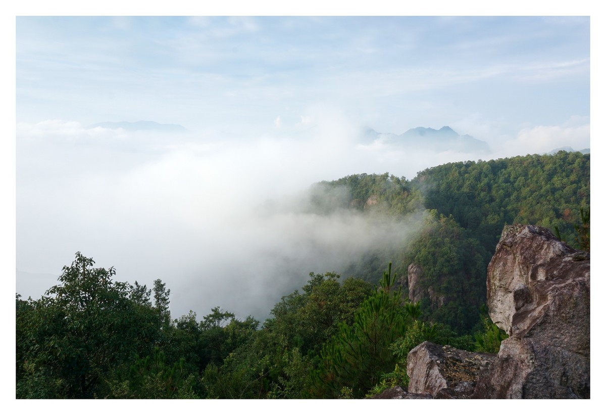 清晨山景（索尼A6000套头拍风景）