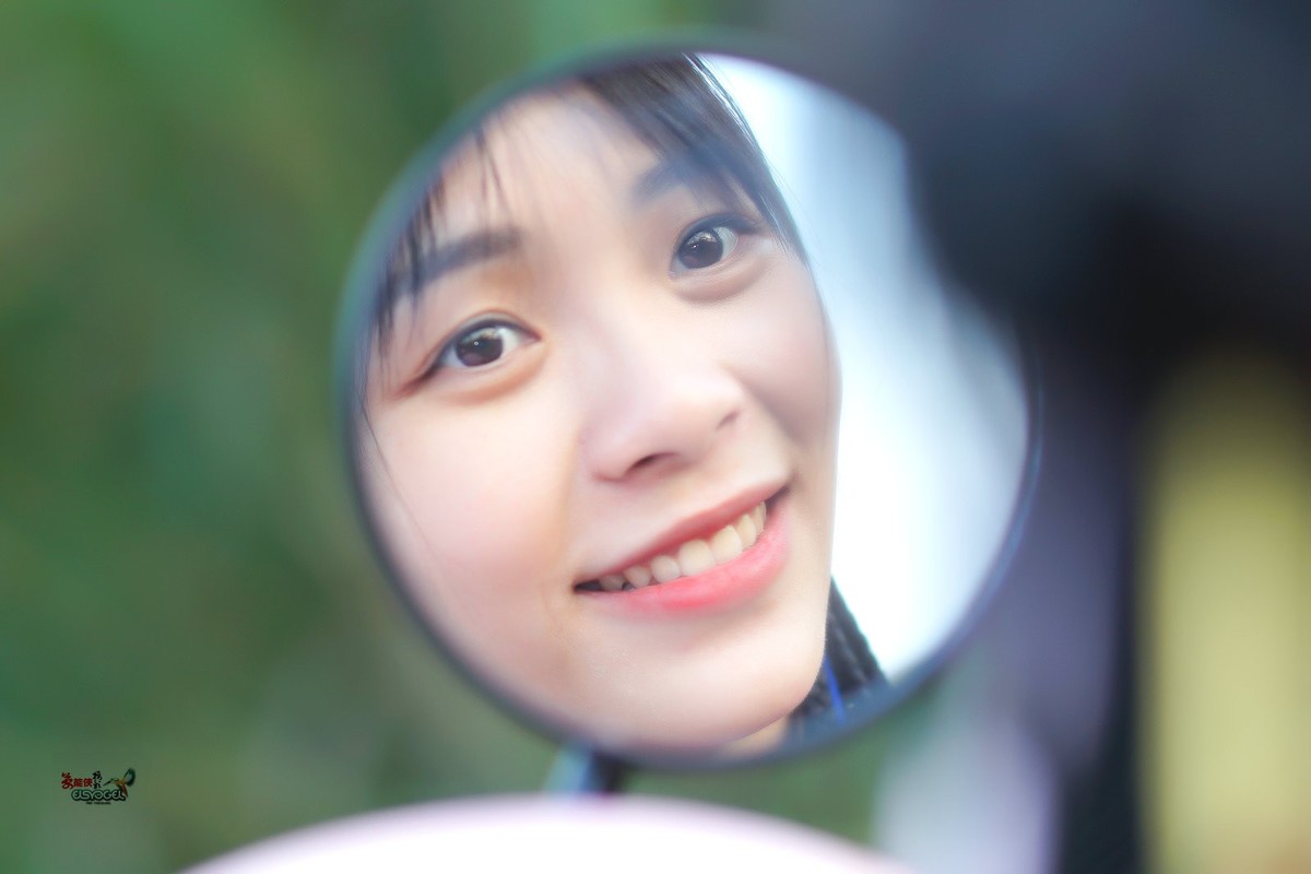 【粉色小动车少女】---佳佳