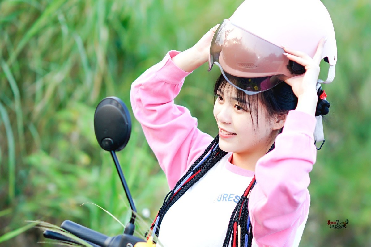 【粉色小动车少女】---佳佳