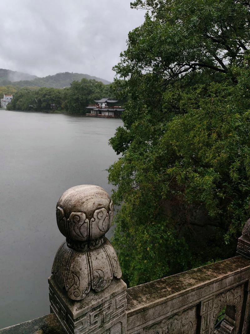 2024年.11月.1日--风雨中的杭州西湖
