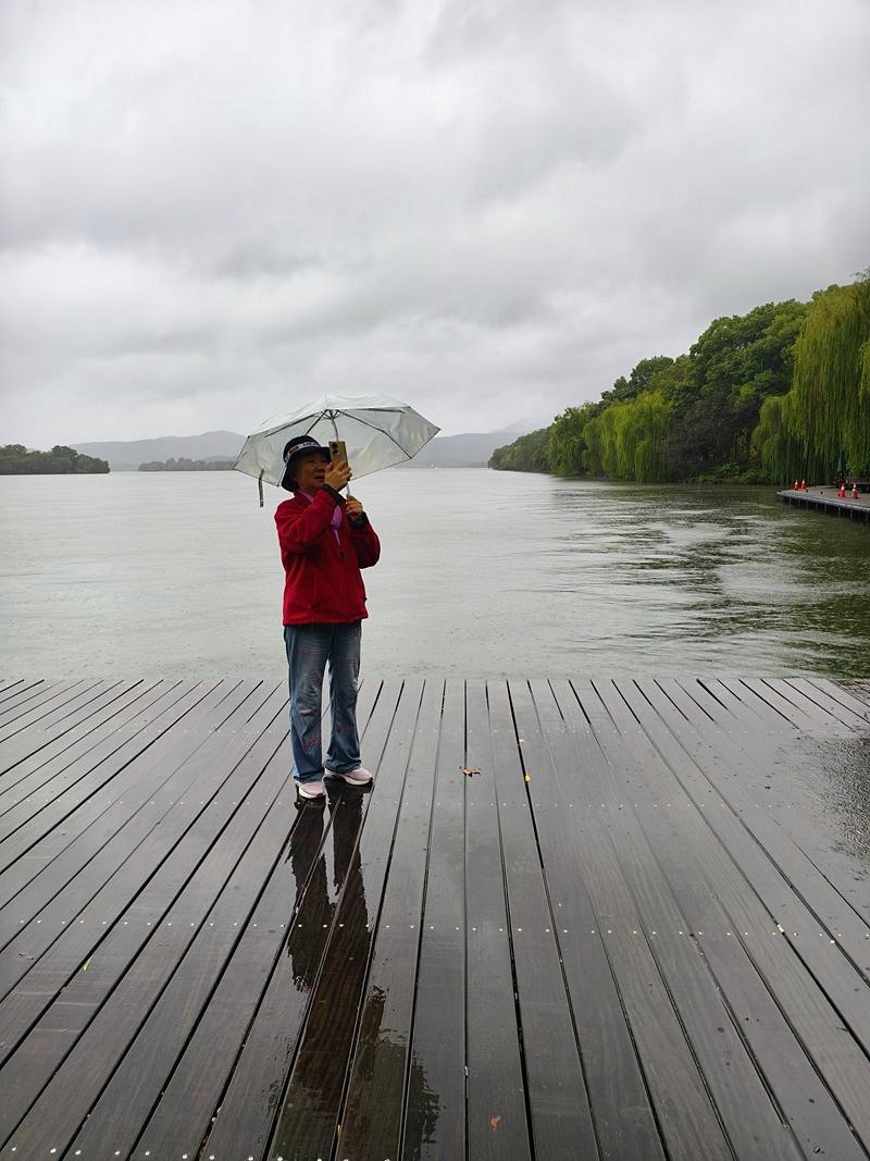 2024年.11月.1日--风雨中的杭州西湖