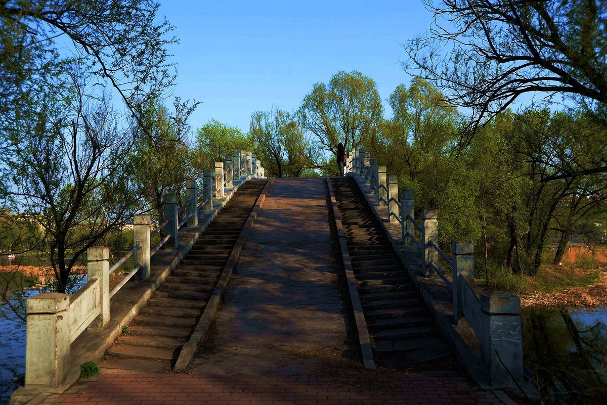 夕阳余辉下的公园（1）