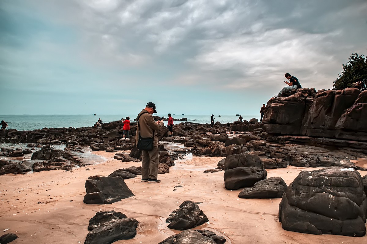 防城港 · 白龙炮台 · 怪石滩