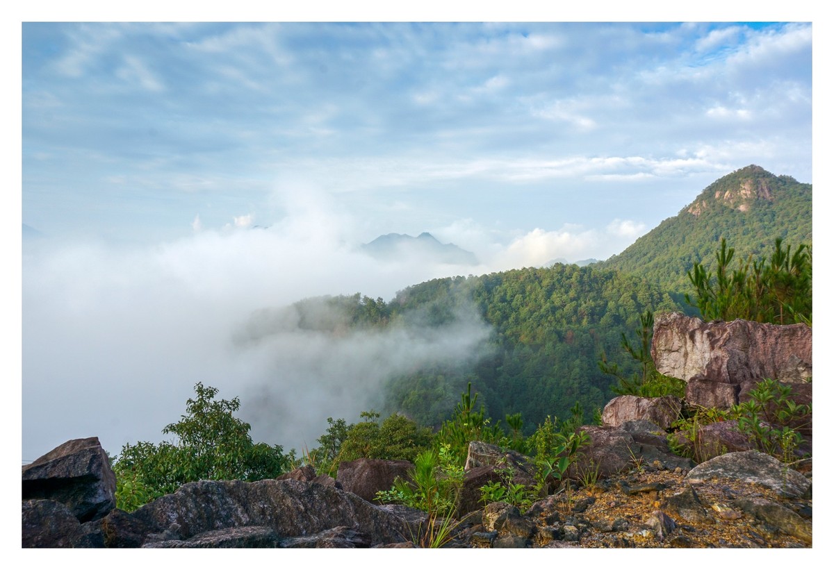 清晨山景（索尼A6000套头拍风景）