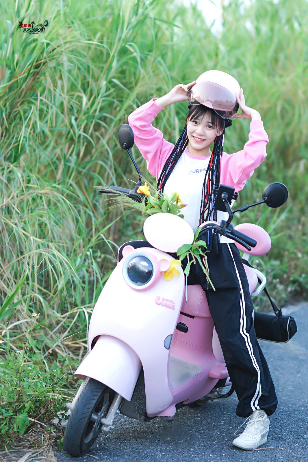 【粉色小动车少女】---佳佳