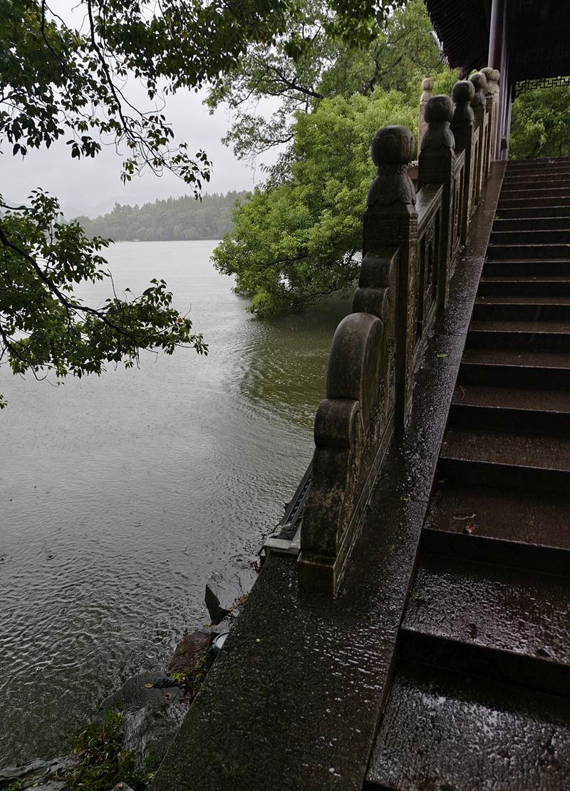 2024年.11月.1日--风雨中的杭州西湖
