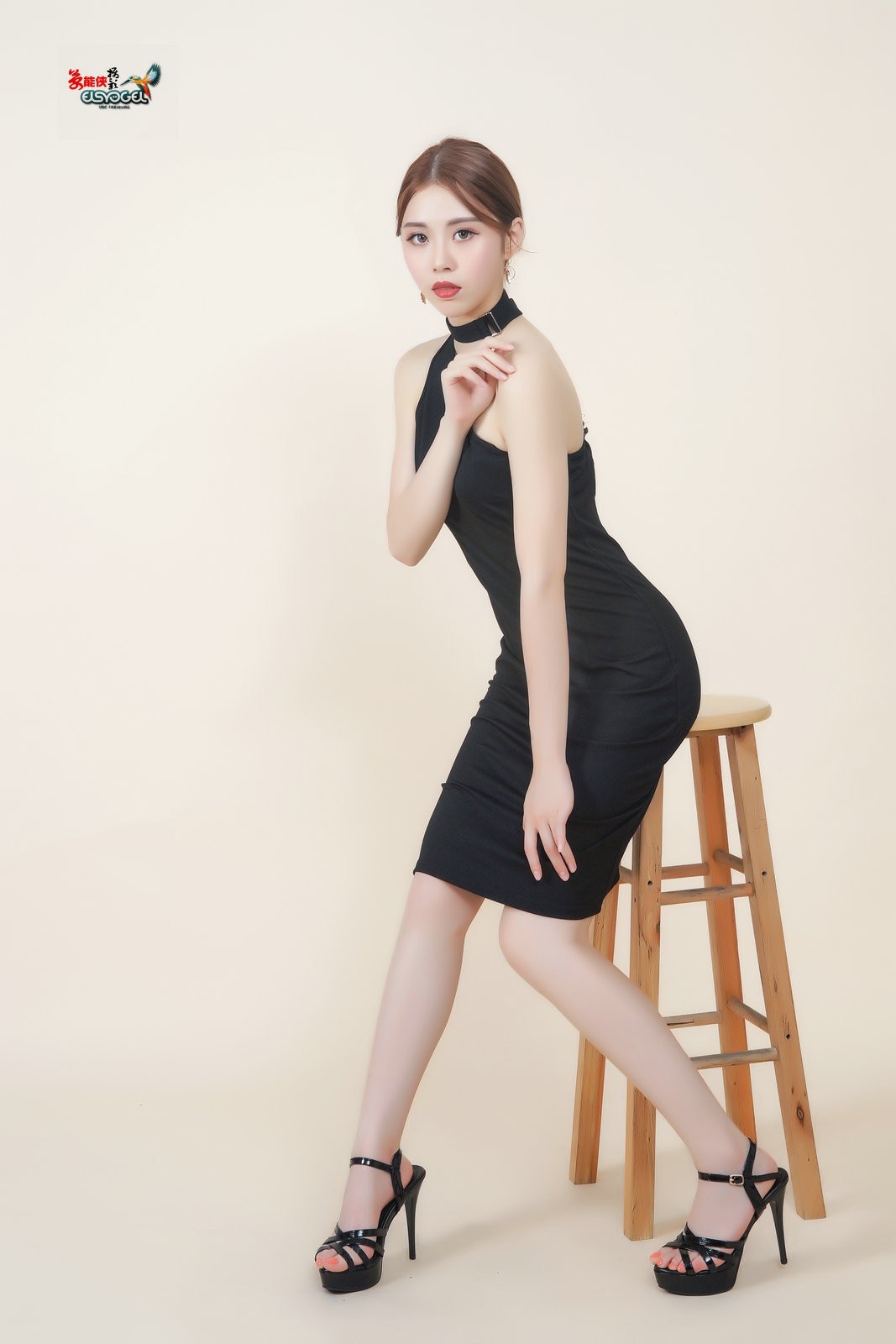 【黑裙少女】---米奇